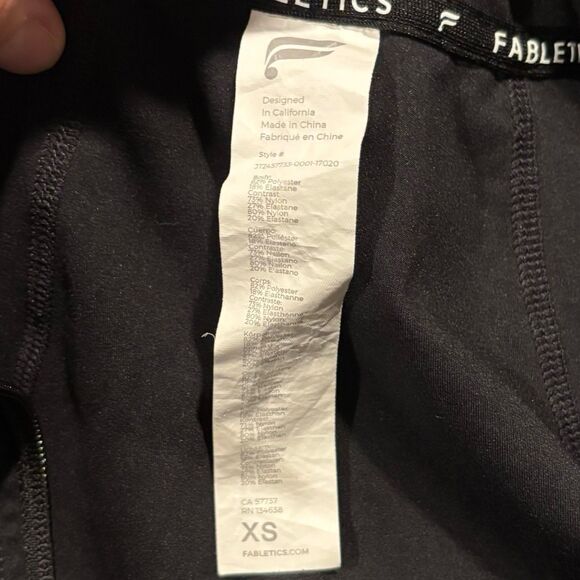 Fabletics Define Black Full Zip Jacket Women’s XS Long Sleeve Thumbholes - Picture 4 of 6